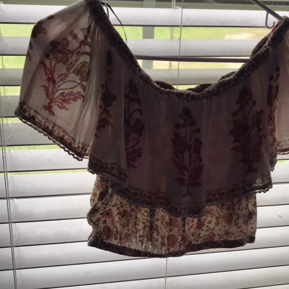 White flower crop top never been worn